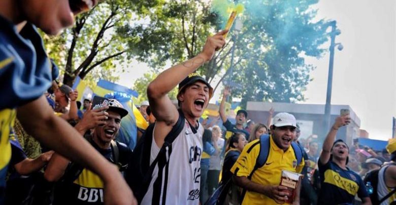 Hinchas de Boca festejan su día en medio de tristeza 1 1546438146 Hinchas de Boca festejan su día en medio de tristeza