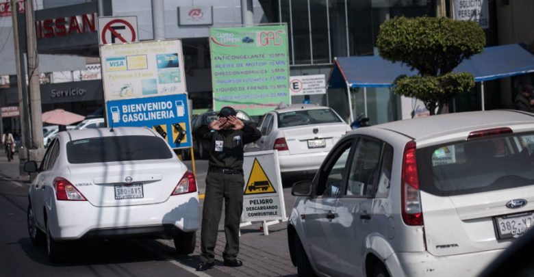 Largas filas de automóviles en espera de gasolina (Fotogalería) 1 1547243822 Largas filas de automóviles en espera de gasolina Fotogalería