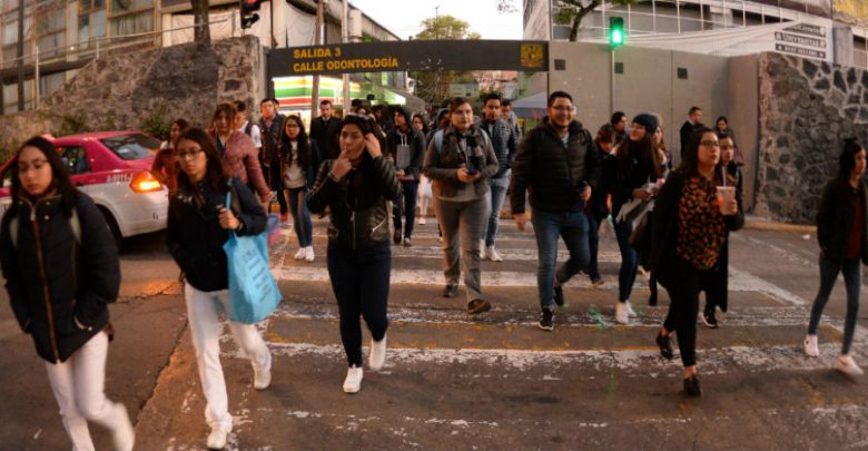 Acuerdo en la UNAM: alza de 3.35% al salario de académicos y 1.8% a prestaciones 1 Acuerdo en la UNAM alza de 3.35 al salario de