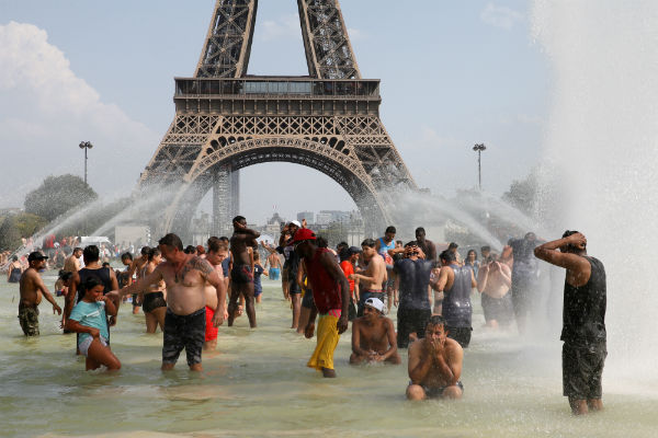 Temperatura histórica en París de 42.6 grados celsius; activan alerta roja 2 Temperatura histórica en París de 42.6 grados celsius activan alerta