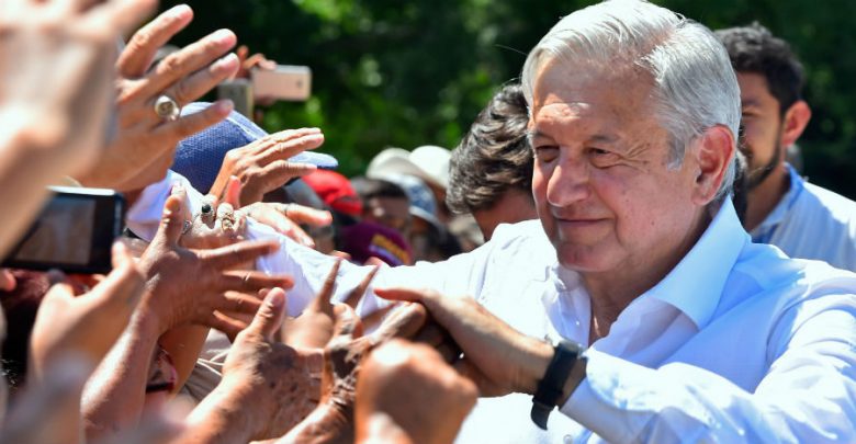 En 2020, 40 mil millones de pesos más al Sector Salud, anuncia AMLO 1 En 2020 40 mil millones de pesos más al Sector