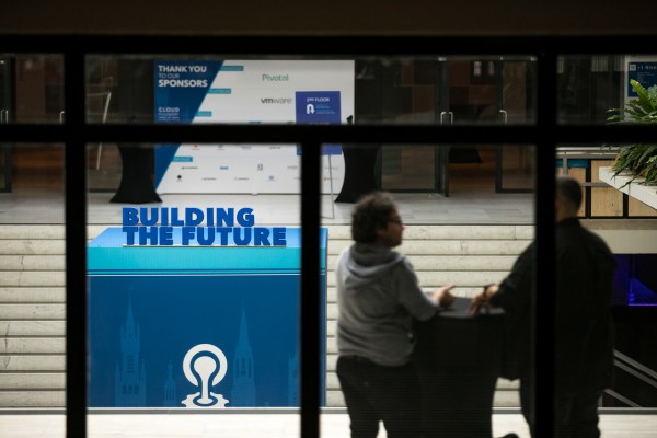 El cofundador de Kubernetes, Craig McLuckie, está tan cansado de hablar de Kubernetes como usted. 1 El cofundador de Kubernetes, Craig McLuckie, está tan cansado de hablar de Kubernetes como usted.