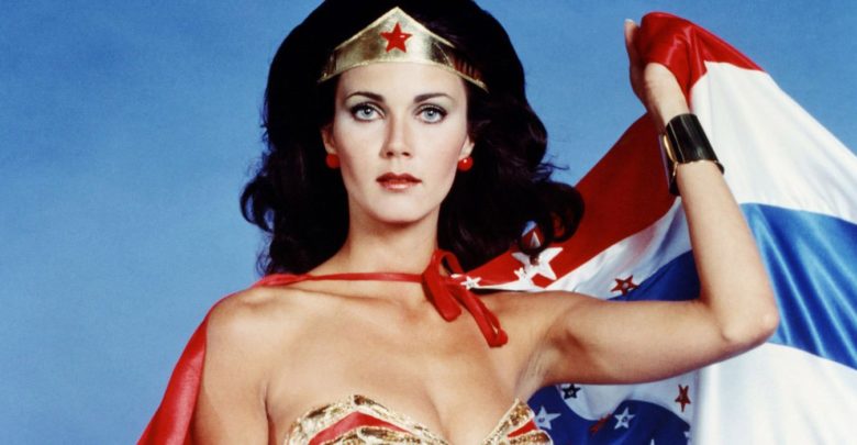 Lynda Carter puede interpretar a Wonder Woman en crisis en tierras infinitas 1 Lynda Carter puede interpretar a Wonder Woman en crisis en