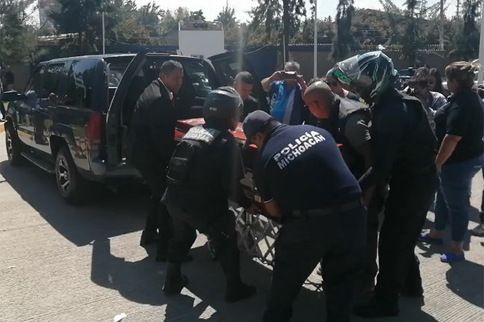 Así despidieron a policías que mataron en emboscada en Aguililla, Michoacán | Fotos y Video 2 Asi despidieron a policias que mataron en emboscada en Aguililla