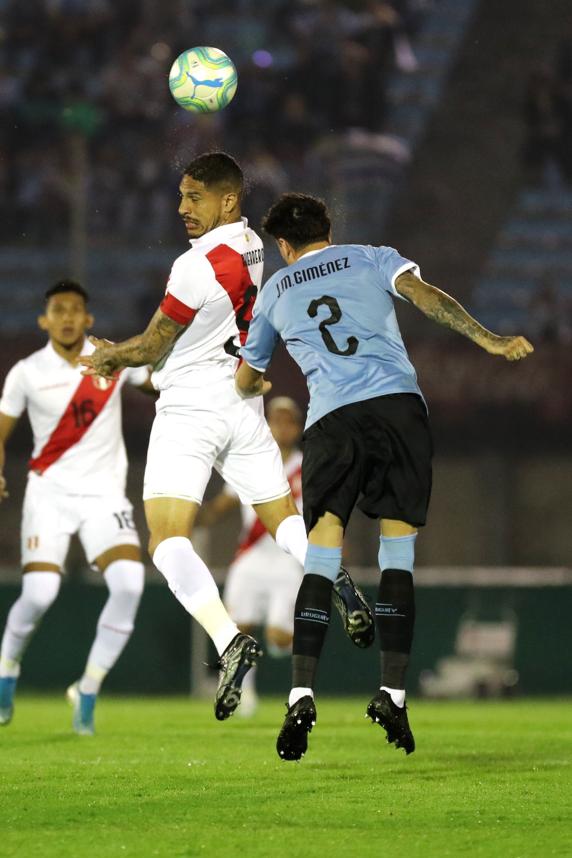 Giménez y Herrera tuvieron mucho trabajo con Uruguay México 2 Giménez tuvo mucho trabajo