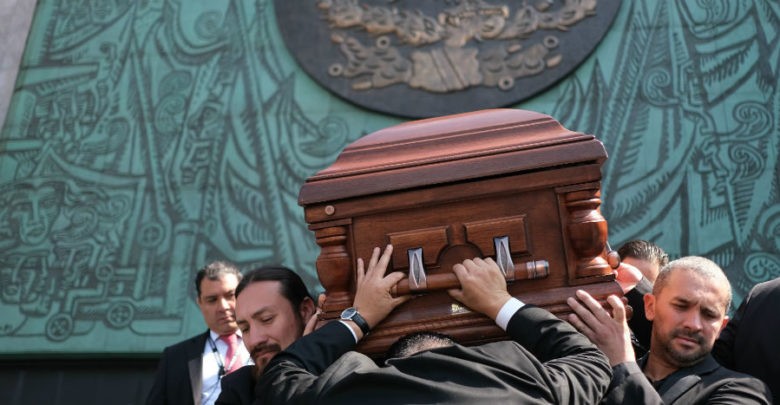 Rinden homenaje con cuerpo presente del diputado Ruiz Arias en San Lázaro | Fotos 1 1574811009 Rinden homenaje con cuerpo presente del diputado Ruiz Arias en