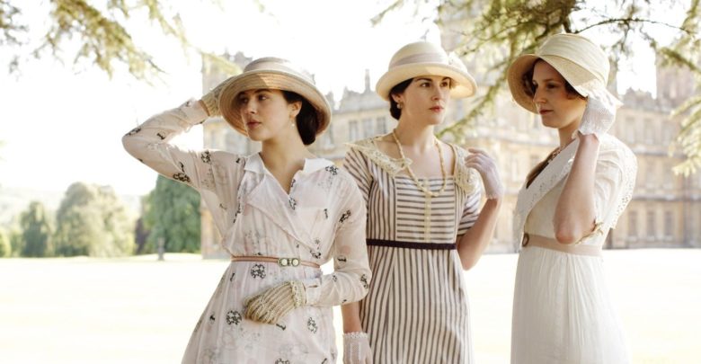 Downton Abbey: 10 mejores conjuntos, clasificados | ScreenRant 1 Downton Abbey 10 mejores conjuntos clasificados ScreenRant