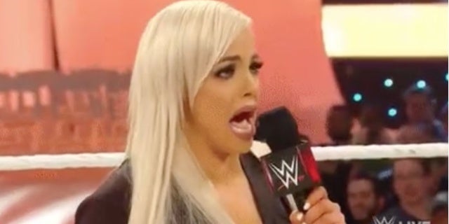 Liv Morgan afirma que ha estado en una relación con Lana, bloquea su boda junto a Rusev 1 Liv Morgan afirma que ha estado en una relación con