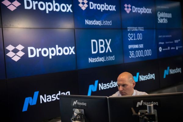Después de una semana turbulenta, el mercado accionario registra ganancias récord 1 Mover el almacenamiento interno ayudó a Dropbox a prosperar