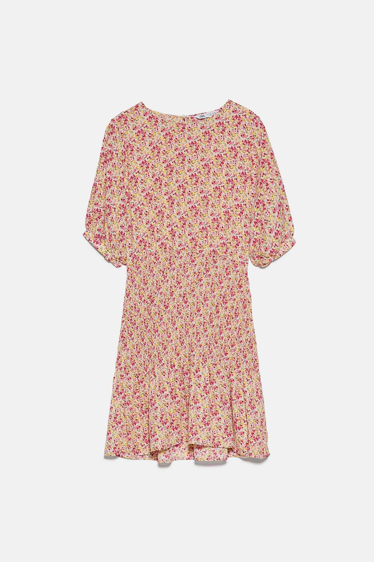Los 7 ‘must’ clave de las rebajas de Zara para 3 looks PER-FEC-TOS 4 Vestido corto estampado flores de Zara / Zara