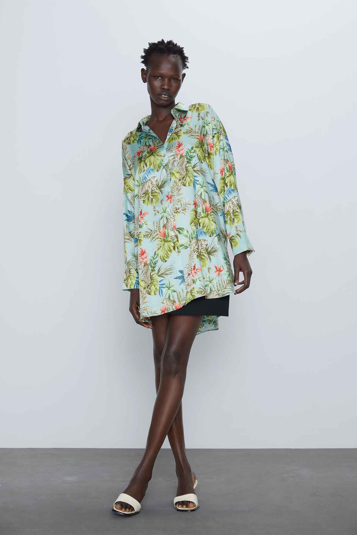 Los 7 ‘must’ clave de las rebajas de Zara para 3 looks PER-FEC-TOS 5 Camisa estampado tropical / Zara
