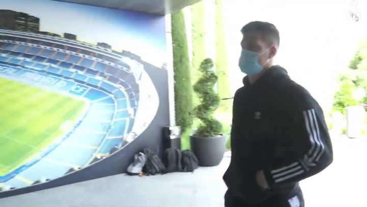 Luka Jovic acudió la Ciudad Deportiva para ver el estado de su lesión Luka Jovic acudió la Ciudad Deportiva para ver el estado de su lesión
