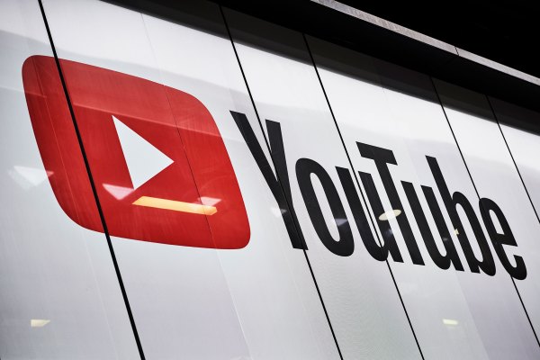 YouTube prohíbe a David Duke, Richard Spencer y otras cuentas nacionalistas blancas