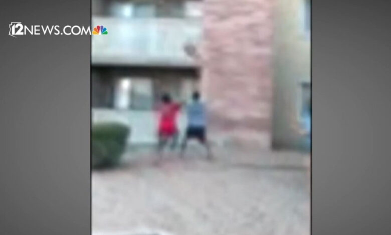 En video: atrapa a niño de 3 años que es lanzado de un balcón de edificio en llamas 1 En video atrapa a nino de 3 anos que es.jpgfit1200675