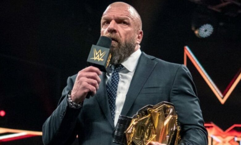 Triple H explica cómo decide cuándo realizar cambios de título en NXT 1 Triple H explica como decide cuando realizar cambios de titulo