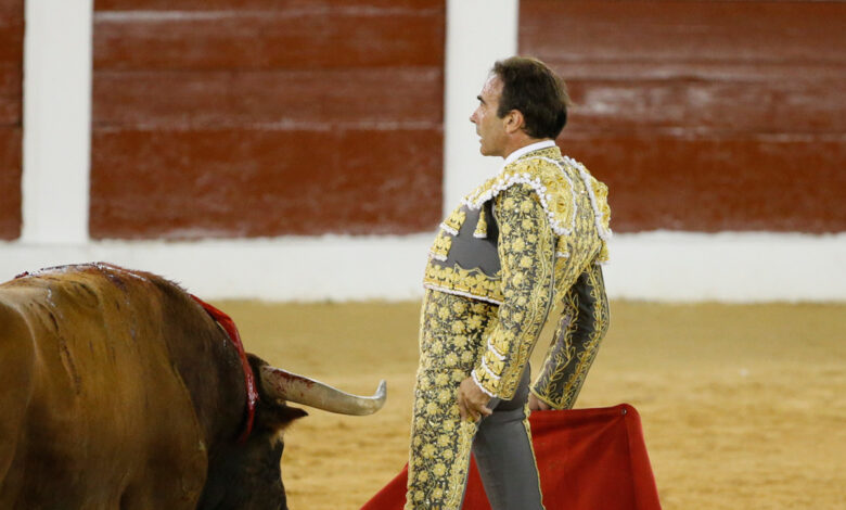 Enrique Ponce, sufre una cogida en el Puerto de Santa María 1 ponce dest