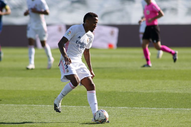 Militão, positivo por coronavirus 2 Militão, el pasado sábado durante el Real Madrid-Huesca: