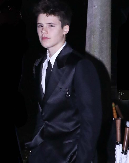 Cruz Beckham revoluciona la red al tratar de vender una sudadera usada por 124 mil euros 3 Cruz Beckham