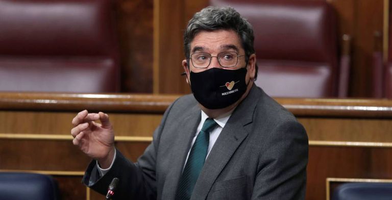 El Gobierno difumina la reforma de las pensiones para buscar el acuerdo con Unidas Podemos y los sindicatos 2 El ministro de Inclusión y Seguridad Social, José Luis Escrivá durante un pleno del Congreso.
