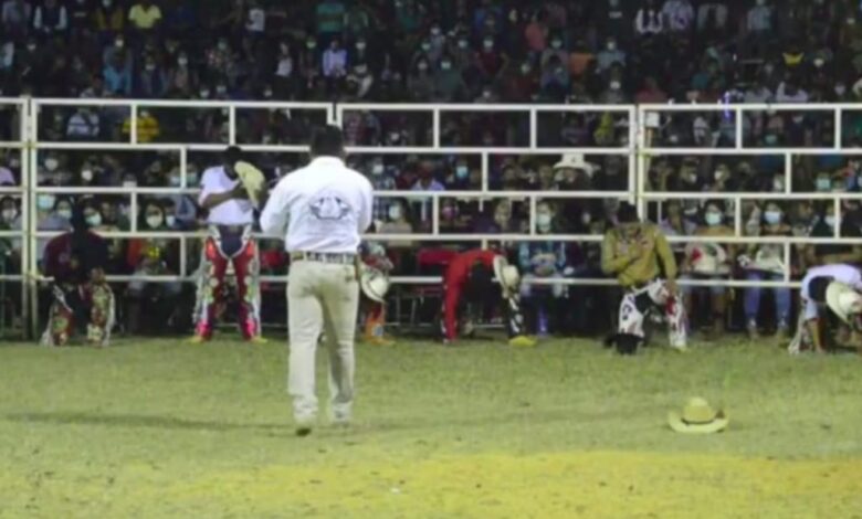 Sin medidas sanitarias, realizan fiestas patronales en Santos Reyes Nopala, Oaxaca 1 Sin medidas sanitarias realizan fiestas patronales en Santos Reyes Nopala