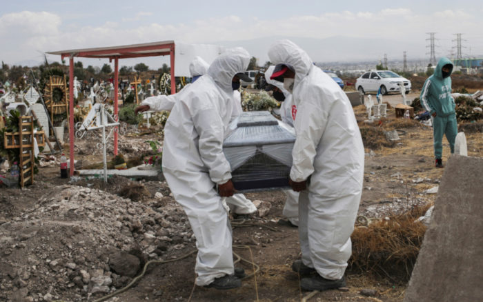 Epidemia del dolor: deudos y profesionales frente a la crisis de atención al duelo 1 Epidemia del dolor: deudos y profesionales frente a la crisis de atención al duelo