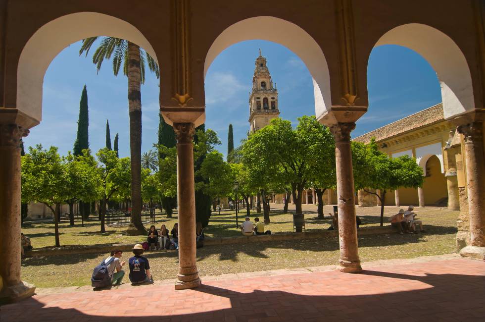 Córdoba en verde: jardines, senderos, patios y laberintos 7 El patio de los naranjos, en la mezquita-catedral de Córdoba.