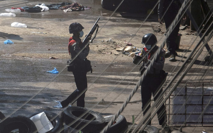 Policía de Myanmar disuelve protestas tras día más sangriento desde el golpe 1 Policía de Myanmar disuelve protestas tras día más sangriento desde el golpe