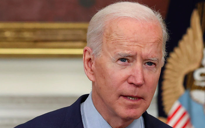 Biden insta al Congreso a prohibir armas de asalto y mejorar sistema de verificación de antecedentes | Video 1 Biden insta al Congreso a prohibir armas de asalto y mejorar sistema de verificación de antecedentes | Video
