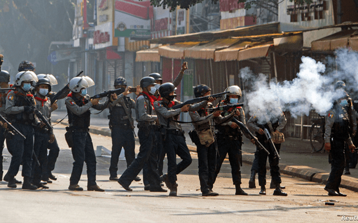 La represión de las protestas contra el golpe en Myanmar suma más muertes 2 La represion de las protestas contra el golpe en Myanmar
