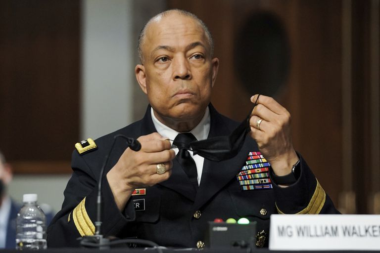 Un jefe militar denuncia que el Pentágono demoró el envío de soldados al asalto al Capitolio 2 El general William Walker, en su comparecencia en el Congreso.