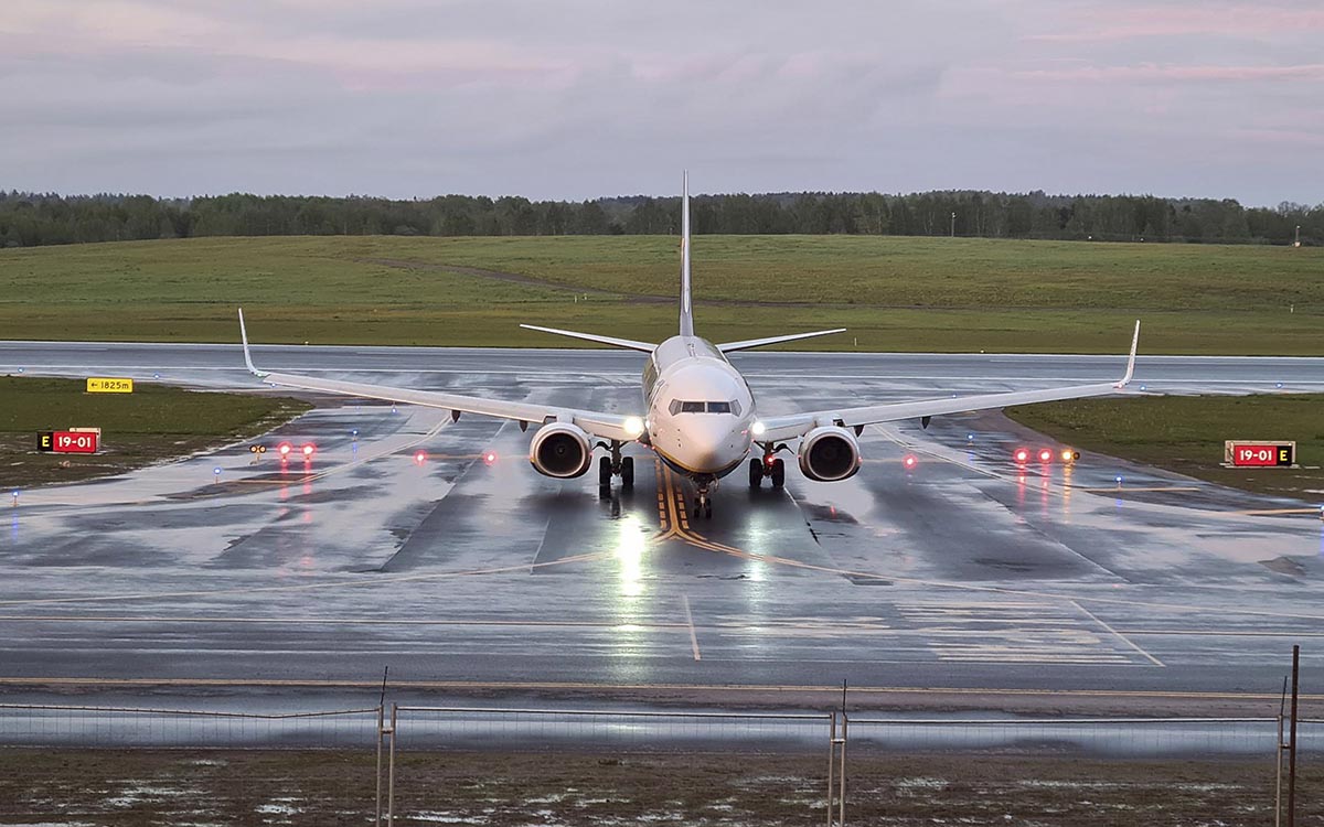 Bielorrusia obliga al aterrizaje de un avión comercial para arrestar a periodista opositor 5 1621849729 573 Bielorrusia obliga al aterrizaje de un avion comercial para arrestar