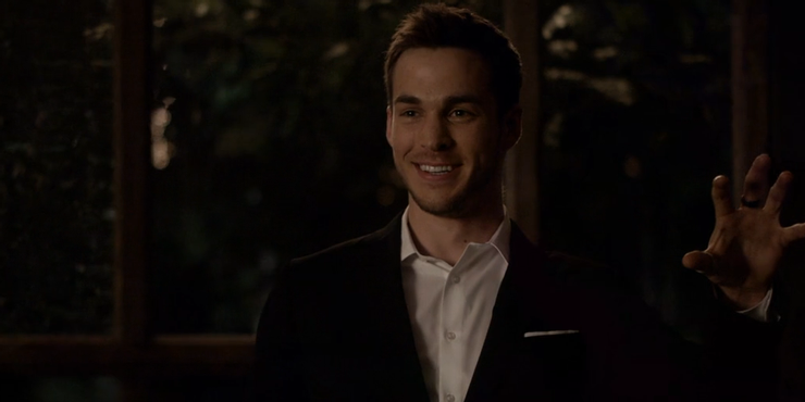The Vampire Diaries: Los hechizos más poderosos jamás lanzados por las brujas 10 The Vampire Diaries 4 heroes que los fanaticos odiaban y.5