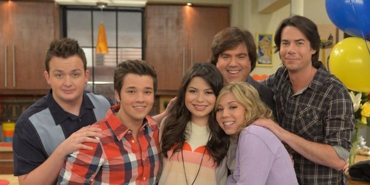 iCarly Reboot Cast defiende a Laci Mosley en medio de ataques racistas en las redes sociales 2 iCarly Reboot Cast defiende a Laci Mosley en medio de.5