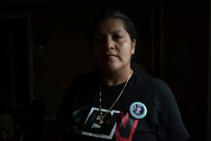 Gloria, madre de Vanessa Guillén, posa para un retrato en Houston.