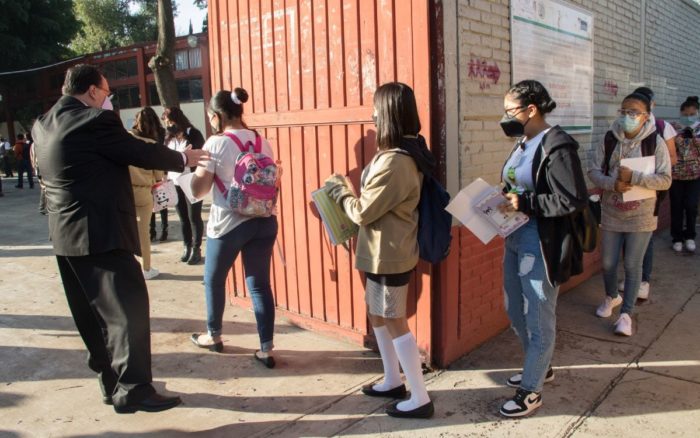 Confirman tercer caso de Covid-19 en la CDMX tras regreso a clases presenciales 1 Reportan primer contagio de Covid 19 tras regreso a clases en