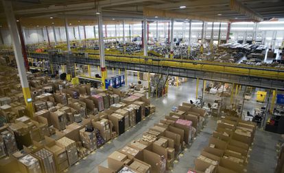 Amazon, la compañía que cambió el mundo 2 Instalaciones de Amazon en San Fernando de Henares (Madrid).
