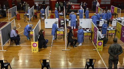 Argentina reclama a Rusia por la demora en la entrega de la vacuna Sputnik V 1 Argentina reclama a Rusia por la demora en la entrega