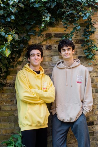 Las promesas de la danza española buscan refugio en el extranjero 2 José María Lorca (izquierda) y Samuel López posan después de una de sus clases en Londres.