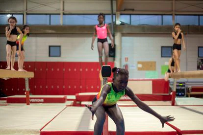 Ellas y el futuro olímpico de Chad 3 Entrenamientos en el Club de Gimnasia Artística de Pozuelo.