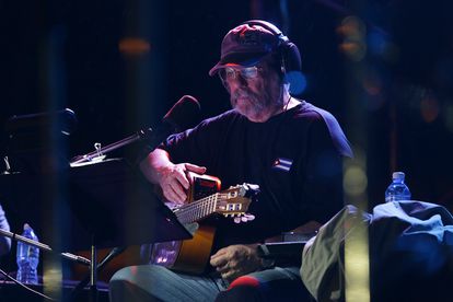 Silvio Rodríguez: “Debemos escuchar todas las voces, y mucho más las propias” 3 Silvio Rodríguez durante uno de los conciertos por los barrios de La Habana antes de la pandemia.