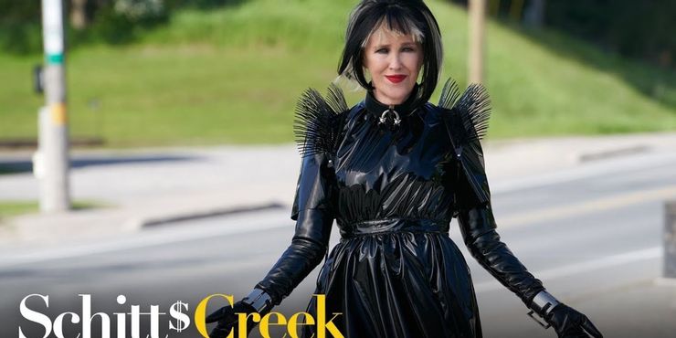 Schitt's Creek: 10 momentos subestimados de los que no se habla lo suficiente 10 1630250162 586 Schitts Creek 10 momentos subestimados de los que no se.5