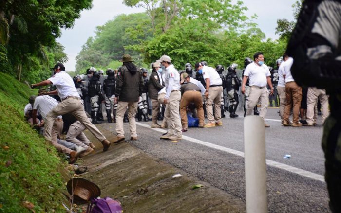 INM y GN intentan frenar nuevamente avance de caravana migrante en Chiapas 1 1630406529 INM y GN intentan frenar nuevamente avance de caravana migrante