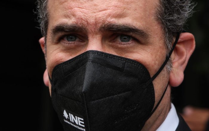Así respondió Córdova reclamos de AMLO y Gutiérrez Müller por falta de casillas especiales del INE en consulta 1 Asi respondio Cordova reclamos de AMLO y Gutierrez Muller por