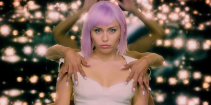 Black Mirror: cada temporada, clasificada | 2 Black Mirror cada temporada clasificada.5