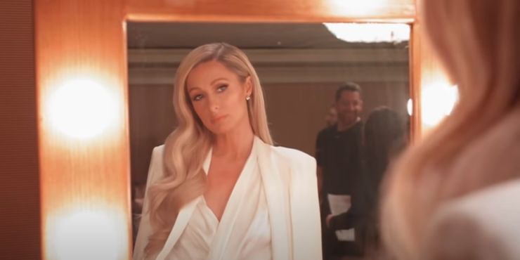 Cocinando con Paris: Paris Hilton planea usar 10 vestidos en la boda 2 Cocinando con Paris Paris Hilton planea usar 10 vestidos en.5