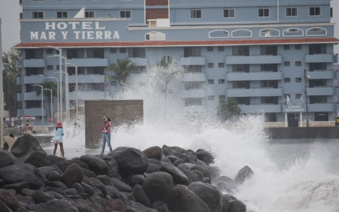 Grace golpeó a Veracruz como huracán categoría 3; se degrada y se adentra al centro de México con categoría 1 | Videos 1 Grace golpeo a Veracruz como huracan categoria 3 se degrada