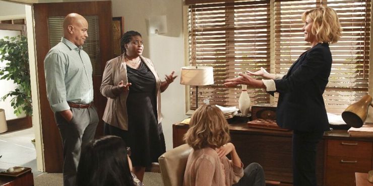 Modern Family: 10 maneras en que Claire es la mamá de televisión favorita de todos 4 1631822853 924 Modern Family 10 maneras en que Claire es la mama.5