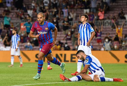 Braithwaite, nueva baja por lesión para Koeman 2 Martin Braithwaite celebra un gol del Barcelona ante la Real Sociedad en el Camp Nou.