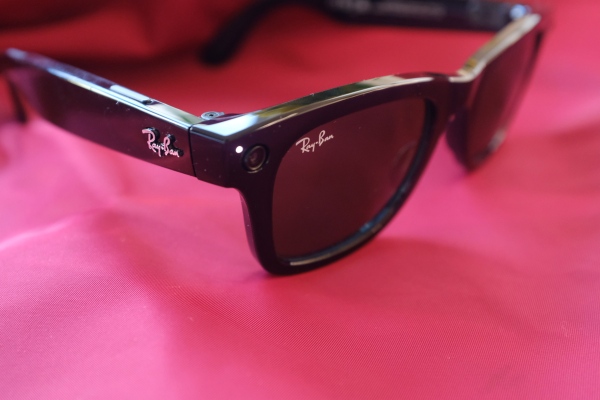 Facebook advirtió sobre LED indicador 'muy pequeño' en lentes inteligentes, ya que los DPA de la UE señalan preocupaciones de privacidad 1 Facebook advirtió sobre LED indicador 'muy pequeño' en lentes inteligentes, ya que los DPA de la UE señalan preocupaciones de privacidad