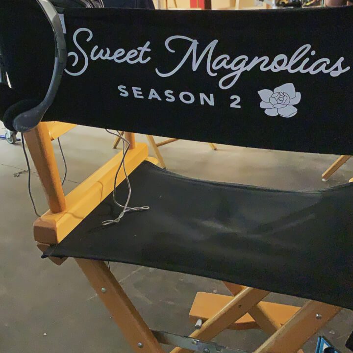 dulce-magnolias-temporada-2-silla-de-rodaje silla de filmación de la temporada 2 de magnolias dulces